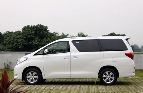 2011款丰田阿尔法mpv 天津港现车已到店