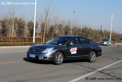 诠释大气舒适 试驾新天籁2.5XV VIP尊尚版_天