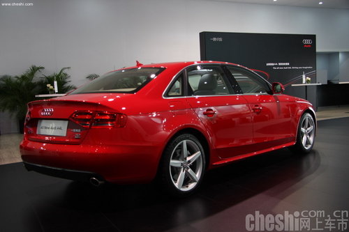 奥迪A4L有少量现车 需预订两个月可提车