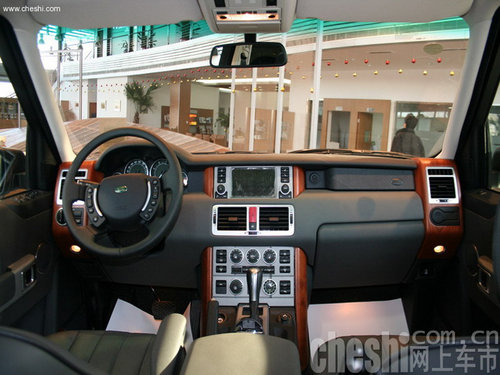 2011款路虎揽胜全系 天津6月末现车优惠