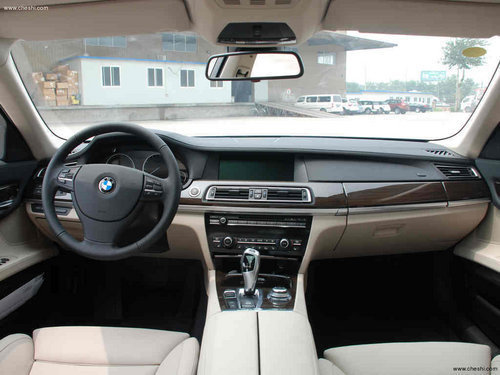 新款宝马7系730i/740i天津优惠高达10万