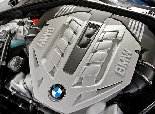 新款宝马740i/730i 天津港现车优惠11万