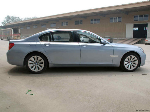 新款宝马730/740i天津港现车优惠11个点