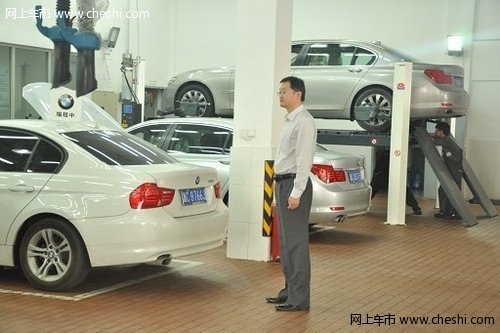 胡总带领到车间参观
