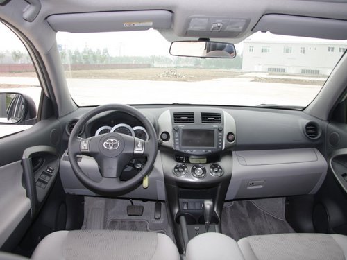 龙华人和丰田“盛夏九重礼”购车汇