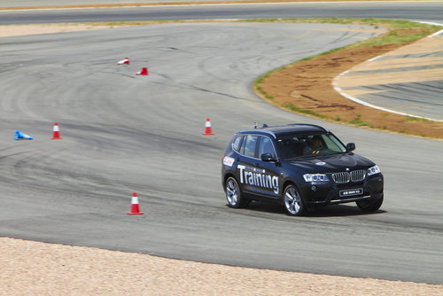 BMW精英驾驶培训首开越野驾驶培训课程
