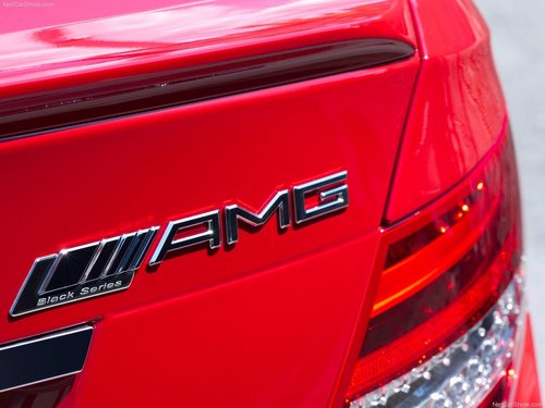 奔驰C63 AMG黑色系列发布 新辉煌继承者