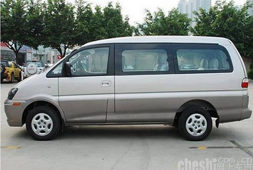 东风风行菱智降5000元 还送8000元礼包