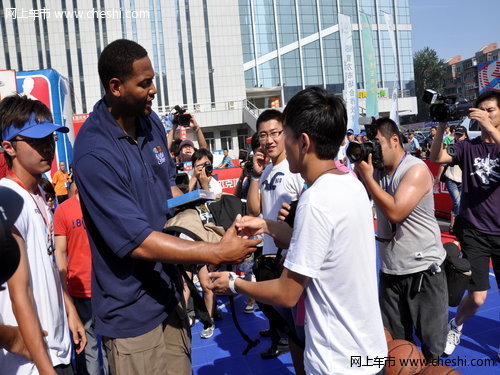 史上NBA巨星乘坐最多的CROSS驶抵石家庄