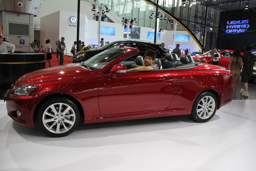雷克萨斯IS250C 哈尔滨车展优雅上市