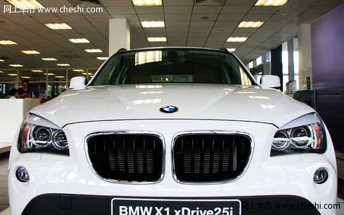 打破常规找寻不同姿态 BMW X1静态实拍