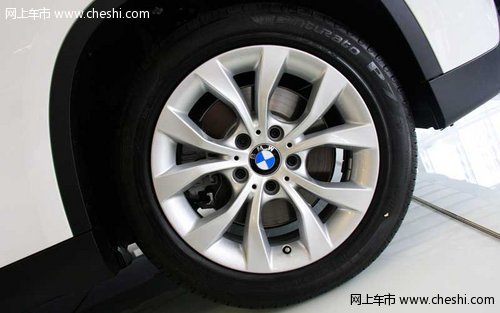 打破常规找寻不同姿态 BMW X1静态实拍