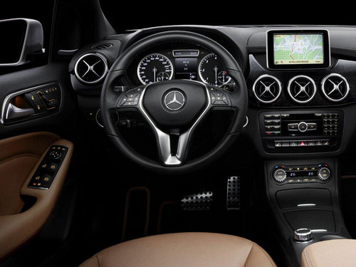 全新奔馳B級官圖曝光 主推1.6/1.8發動機