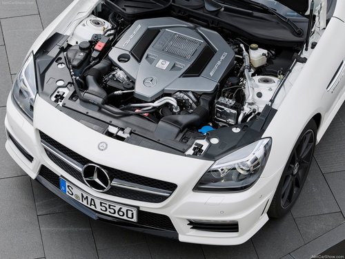 奔驰AMG新5.5升V8引擎细节 性能高油耗低