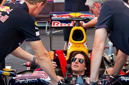 汤姆克鲁斯美国试驾红牛车队F1赛车