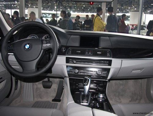 2011款国产宝马5系523i 天津港现车热销