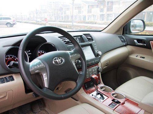 广丰汉兰达全系赠送价值5000元大礼包