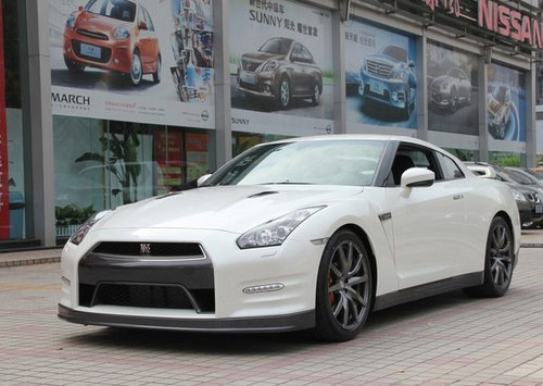2012款新款日产GT-R天津港颜色齐全热销