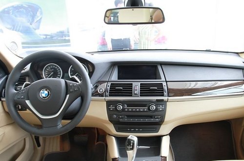 2011款宝马X6系列天津港店内现车大降价