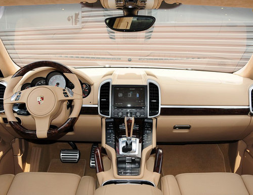 2011款保时捷卡宴3.6银色天津9月底到车