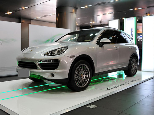 2011款保时捷卡宴3.6银色天津9月底到车