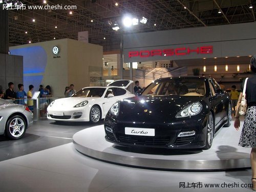 2011东莞国际车展9月29日开幕 豪车满门