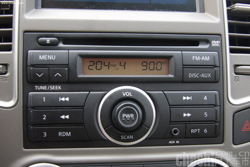 大连车市:东风日产轩逸优惠9000元 现车颜色齐全