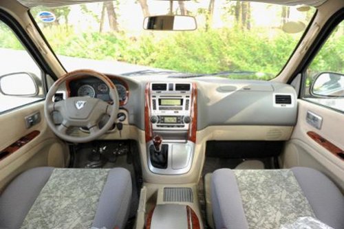 安全“大个子”——试驾2011款蒙派克MPV