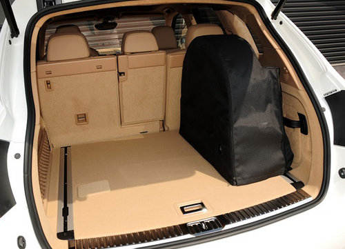 2011款保时捷卡宴3.6 白色天津十月到车