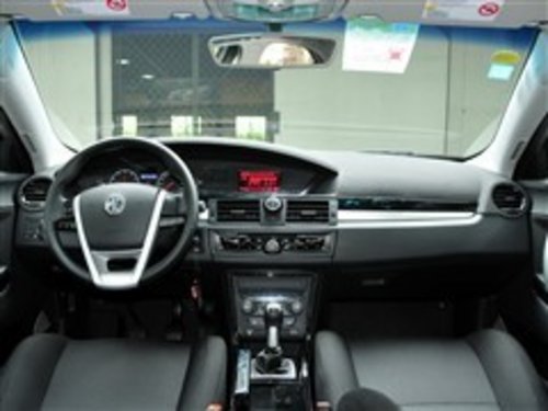 MG6 2012款展车现到店 定金10000元