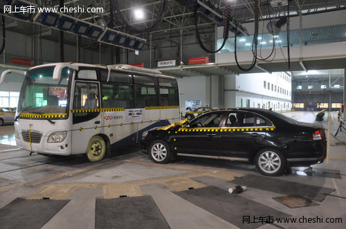 奇瑞瑞麒G6对典型巴士车对车碰撞考验