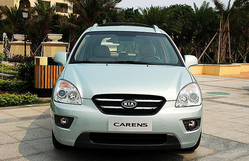 国产、进口起亚全系车型亮相东莞车展