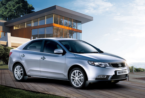 国产、进口起亚全系车型亮相东莞车展