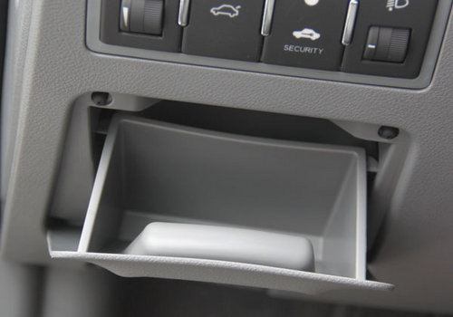 新增1.5L車型 價格下探 2012帝豪EC7到店實拍