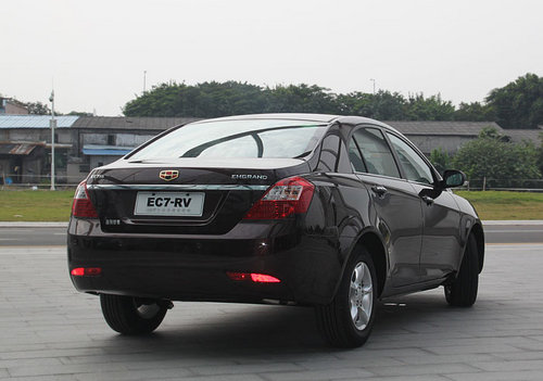 新增1.5L车型 价格下探 2012帝豪EC7到店实拍