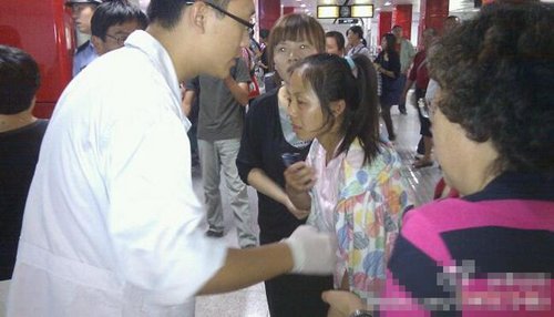上海地铁10号线发生追尾事故 多人受伤