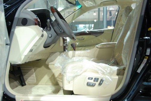 2011南京国际车展实拍雷克萨斯LS460L
