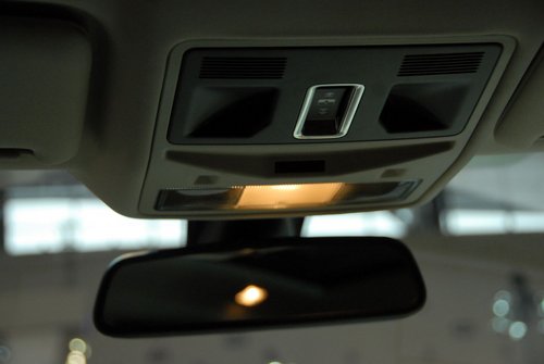 2011南京国际车展实拍路虎揽胜极光