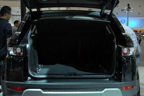 2011南京国际车展实拍路虎揽胜极光