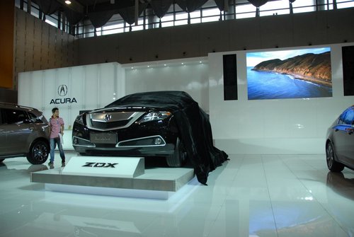 讴歌全地形轿跑ZDX南京国际车展正式上市