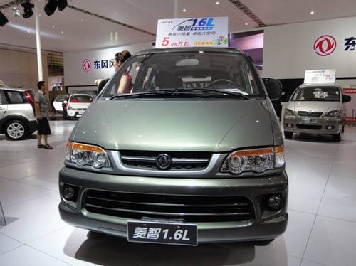 风行推首款小排量全能商务车菱智1.6L