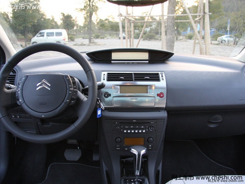 进口雪铁龙C4 COUPE三门轿跑 钜降3万