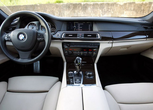 进口新款宝马730i/740i/750i天津有现车
