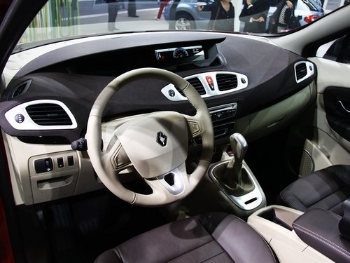 2012款雷诺新款风景正式上市 增导航版