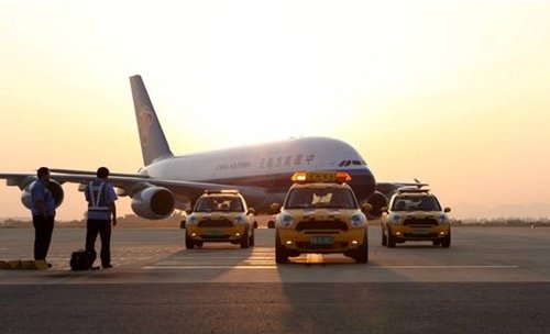 MINI COUNTRYMAN 国内空客A380首航专用引导车