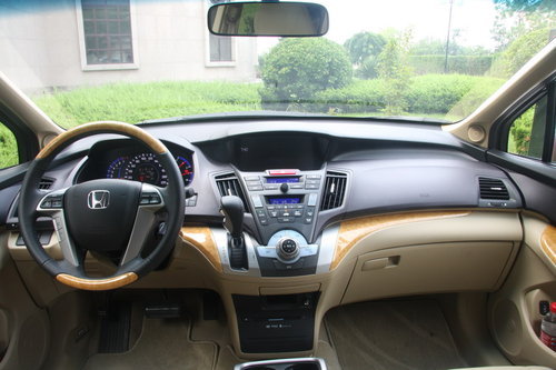 本田奥德赛EX精英版 现车仅售242800元