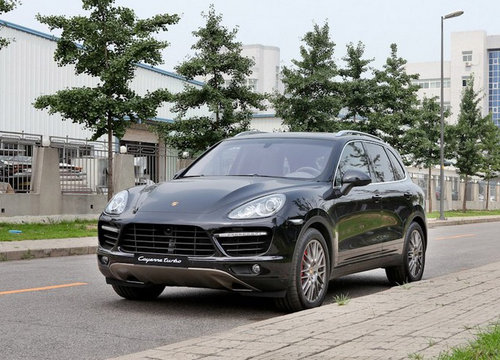 2011款保时捷卡宴3.0T紫色  天津港现车