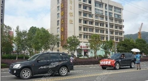 温州:一消费者进行奇虎”拉“路虎”维权