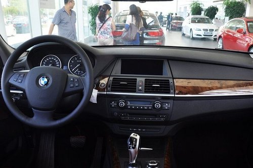 2012款宝马X5美规版  天津现车让利优惠