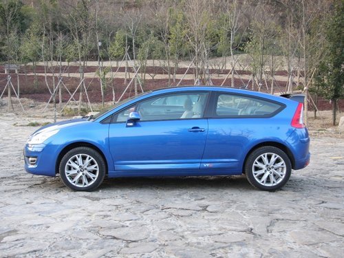 09款雪铁龙C4最高优惠4万元 现车有售